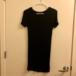 BRANDY MELVILLE simple / casual black short sleeve dress